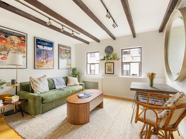 309 West 20th Street image 1 of 6