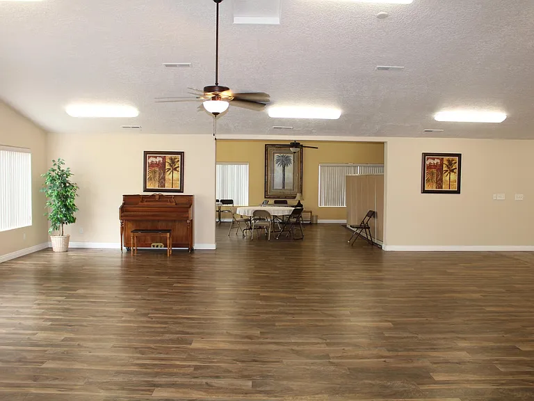 210 N Mall Dr #129 — Photo 20