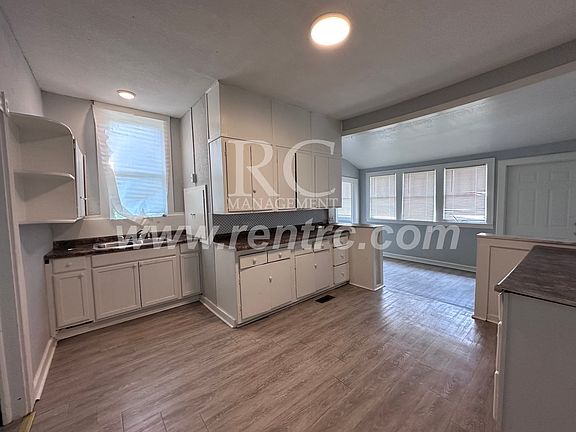 2nd image of 1501 N Walnut St