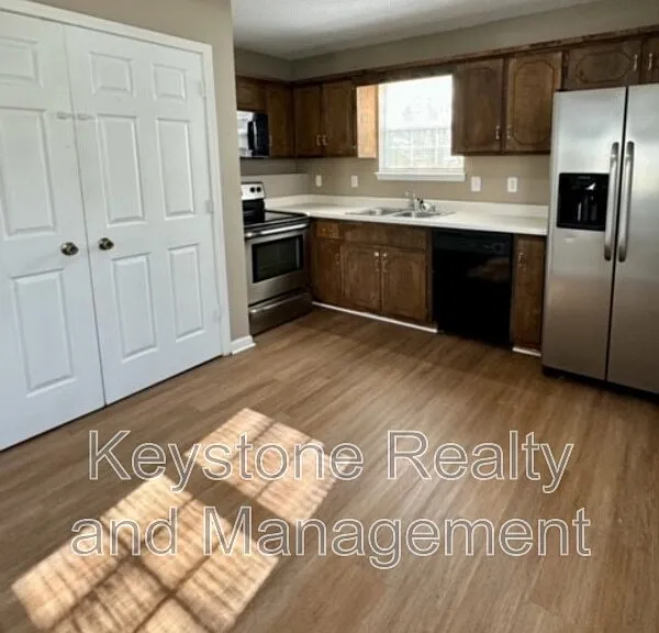 1127 Keith Ave — Photo 8