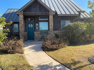 1724 Gruene Vineyard Xing, New Braunfels, TX 78130