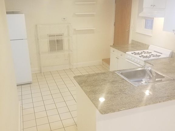 4th image of 3107 N Southport Ave #1B