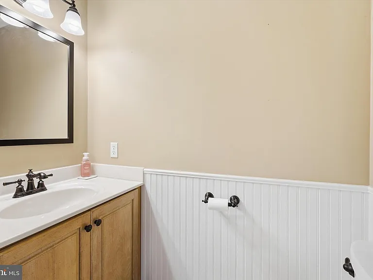11406 Rolling Green Pl — Photo 34