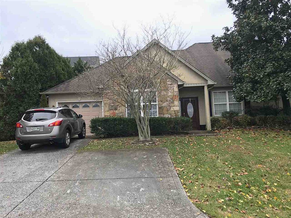 1st image of 318 Lochmere Dr