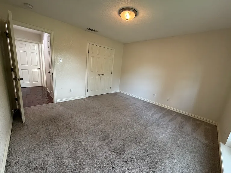 1410 Paris Dr — Photo 14