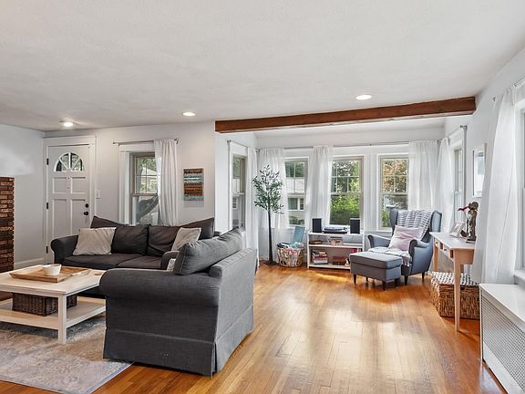 5th image of 73 Summer St