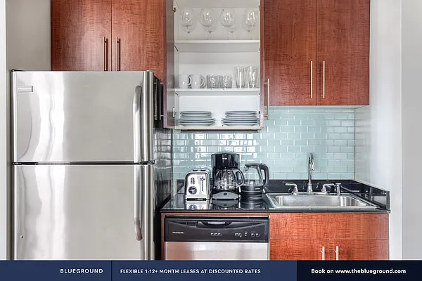 Rented by The Blueground | media 38