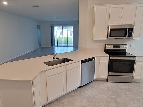 3rd image of 545 Hatteras Rd