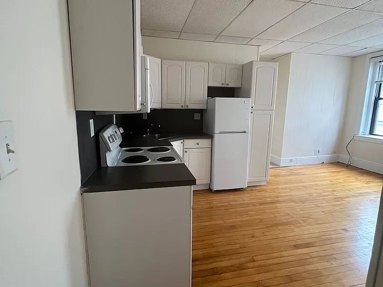 34-437 Cambridge St #34 — Photo 1