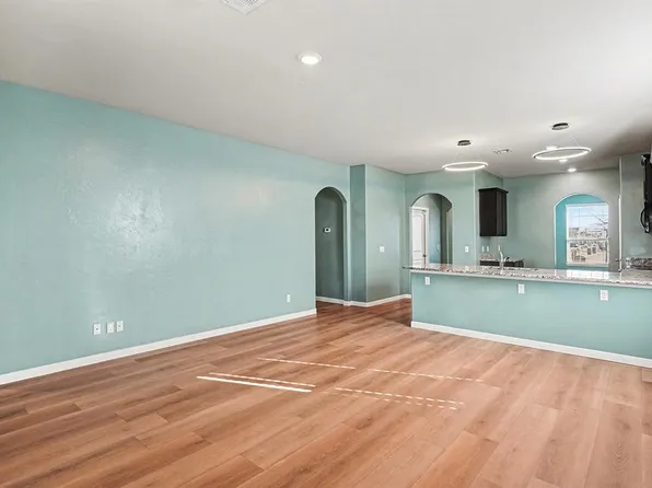 501 Saint James Pl, Newcastle, OK 73065