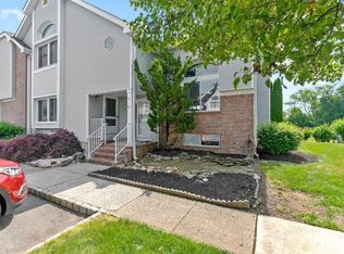 10 Jamie Ct, Monmouth Junction, NJ 08852