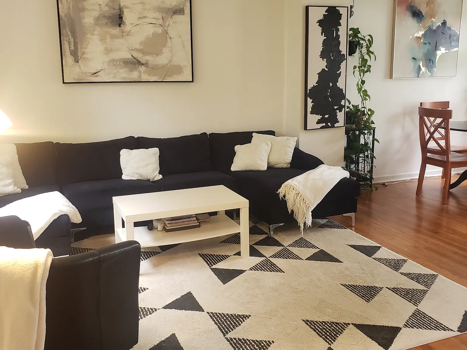 2 bed, 900 sqft, $1,600 — Photo 1