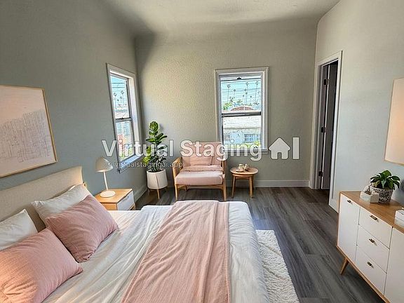 3rd image of 1044 W 42nd Pl #1/2