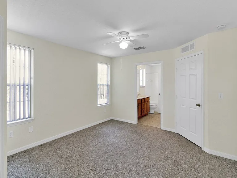 Carriage - Bedroom