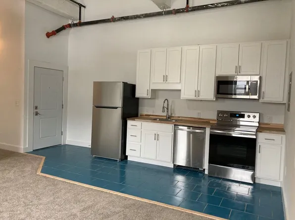 16 Park St #24, Springfield, VT 05156