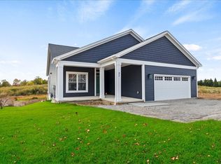 108 Chatwood Ln, Henrietta, NY 14467