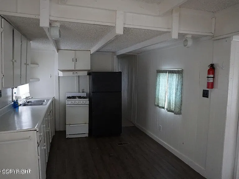 2605 E 50th Ave #4 — Photo 2