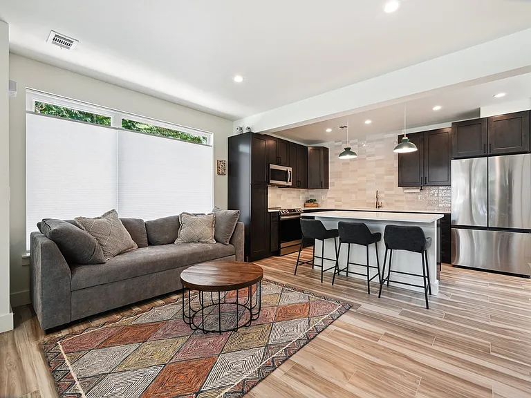 3870 N Clay St — Photo 13