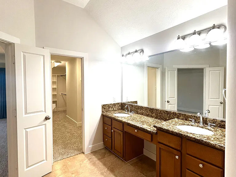 5127 Oasis Park — Photo 24