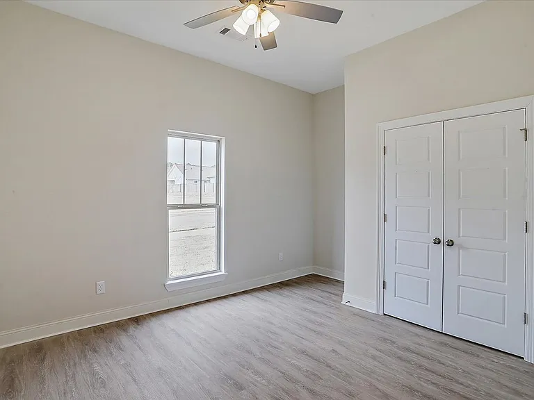 707 Heartwood Ln — Photo 13