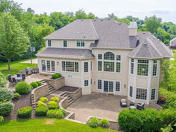 2nd image of W252N4984 Aberdeen Dr