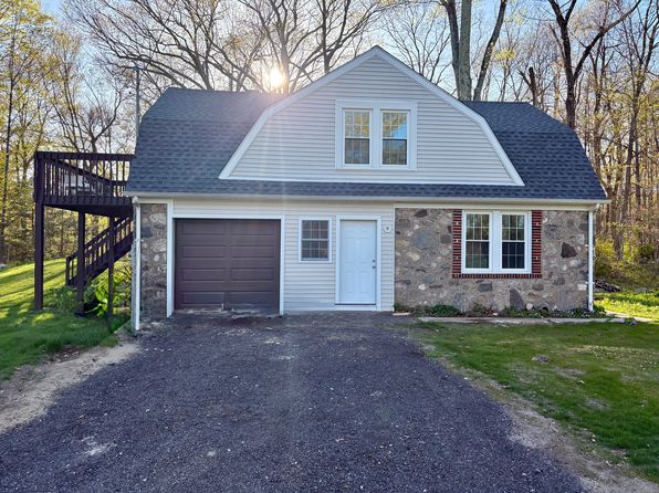859 Main St
