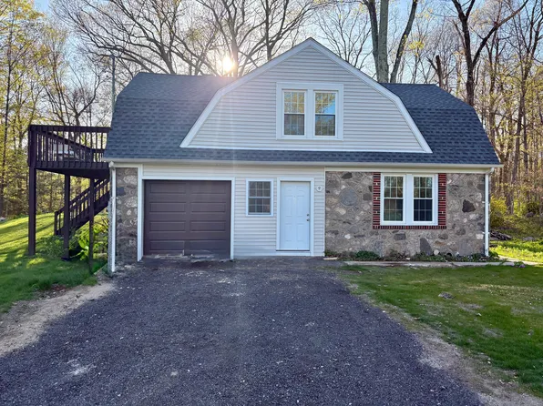 (undisclosed Address), Monroe, CT 06468