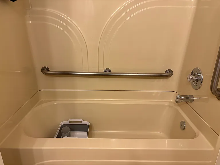 Tub in master bath.