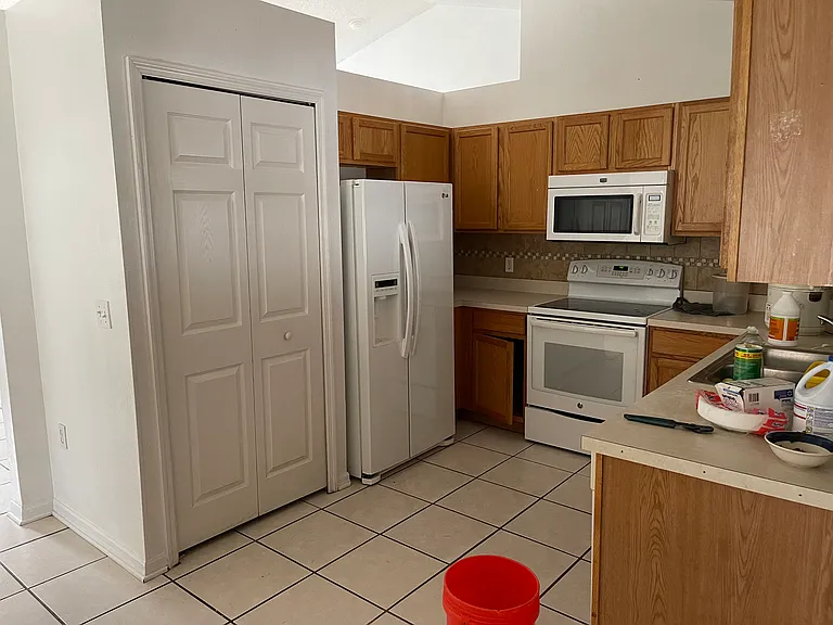 4 Burbank Dr — Photo 9