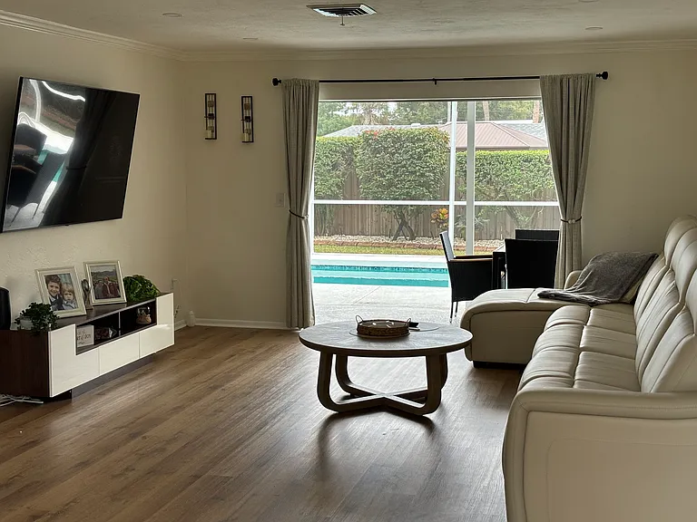 6307 Fordham Pl — Photo 11