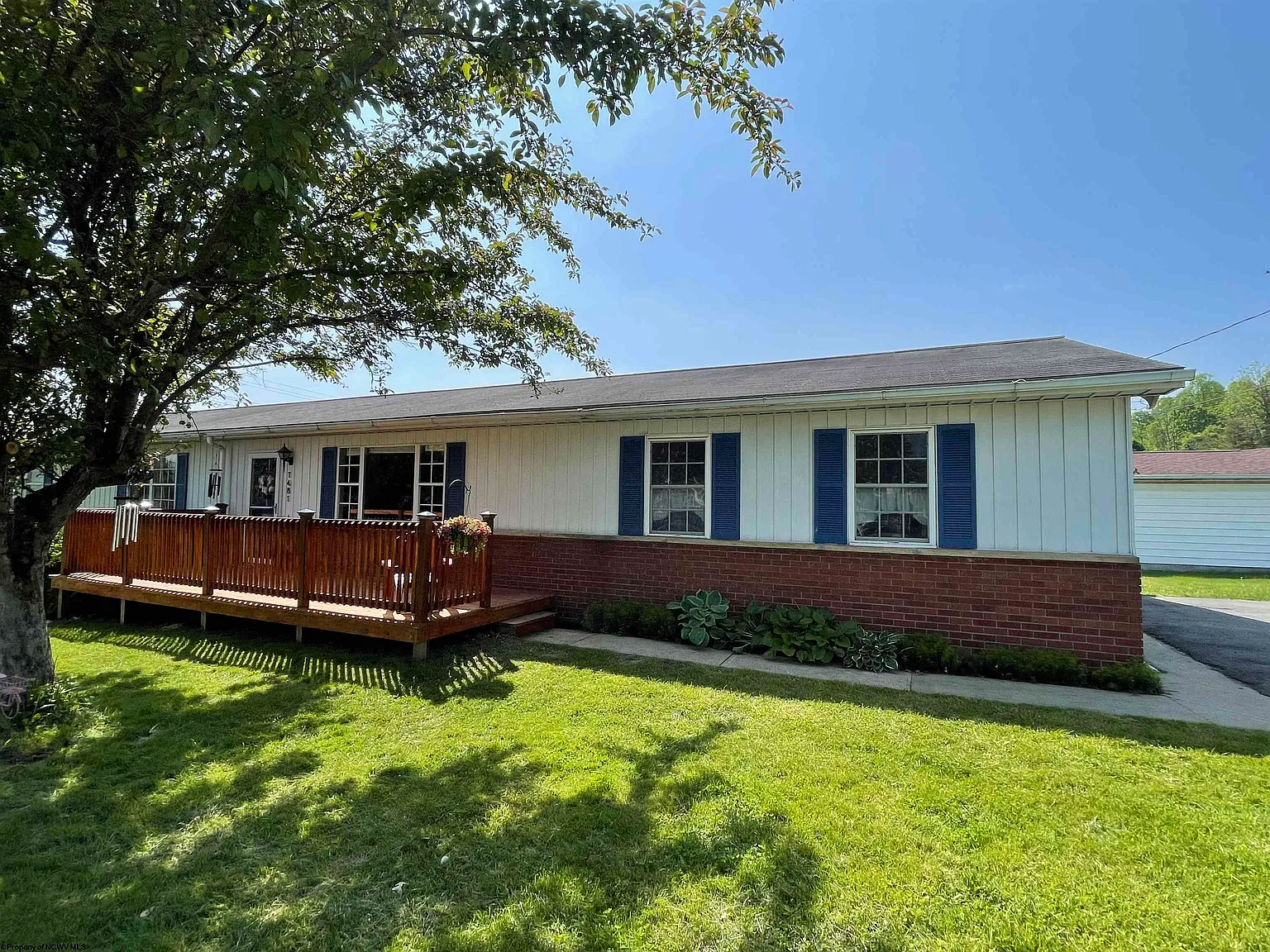 1481 Barry St photo 1