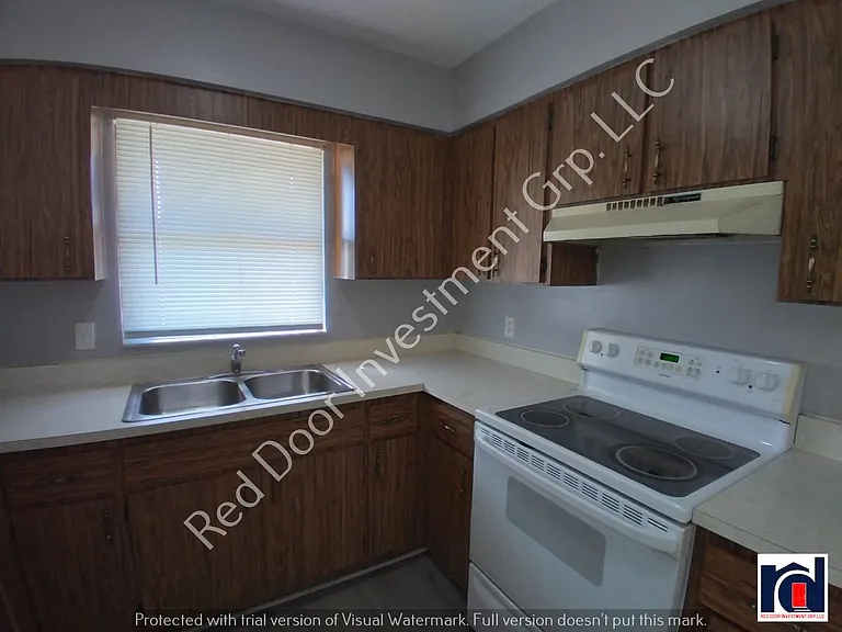 3831 NE 41st St — Photo 6