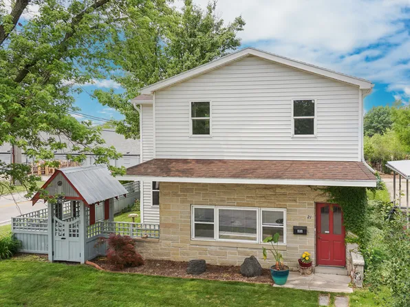 21 Berenz Pl, Bloomington, IL 61701