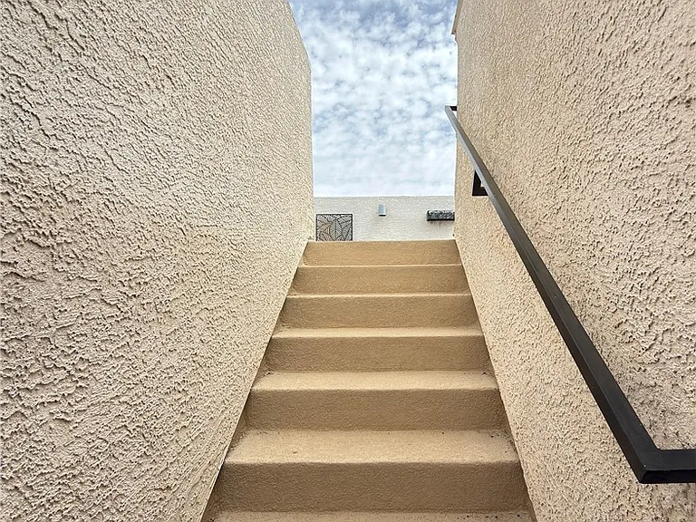 372 Ambitious St — Photo 37
