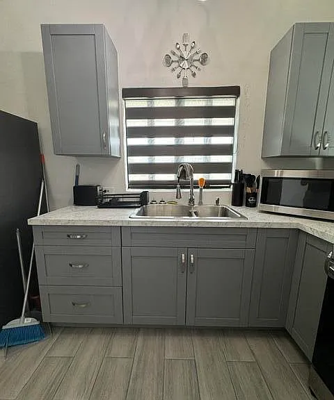 47 Two La Grande Princesse Cir #H — Photo 6