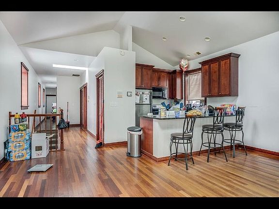 4th image of 8036 S Kingston Ave #3