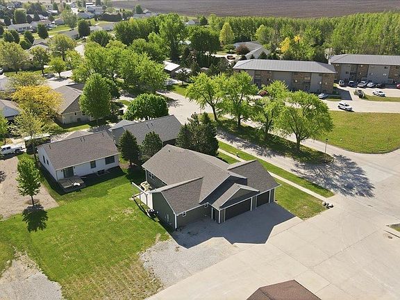 3rd image of 123 Carroll Blvd
