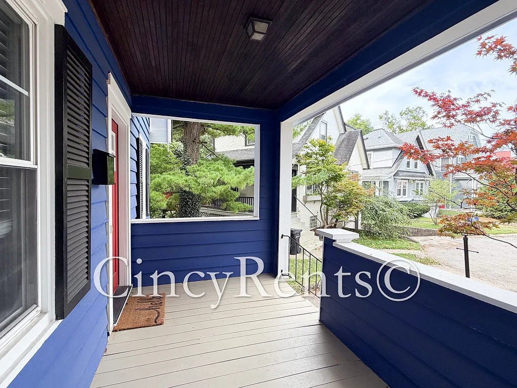 3 bed, 1000 sqft, $2,295 — Photo 2