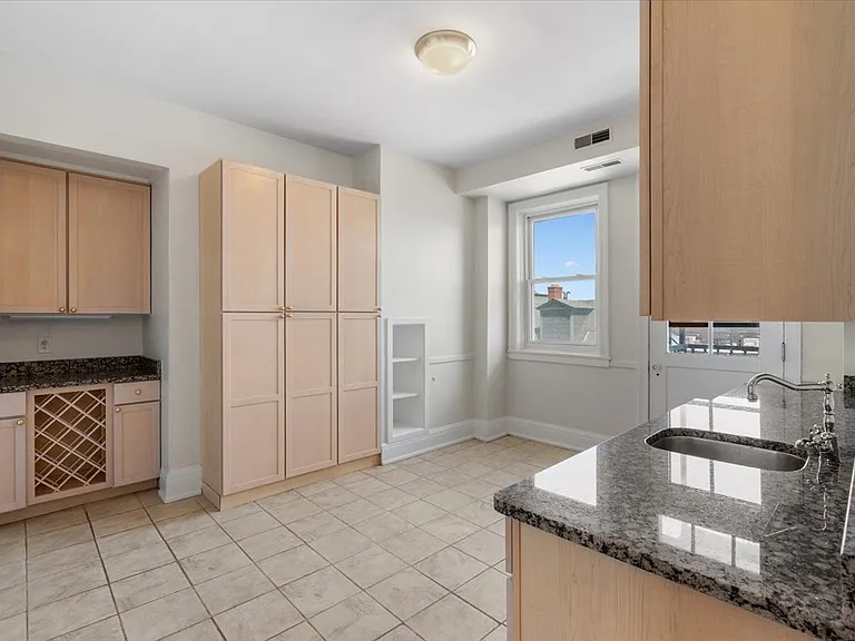 2900 E Jefferson Ave #C3 — Photo 7