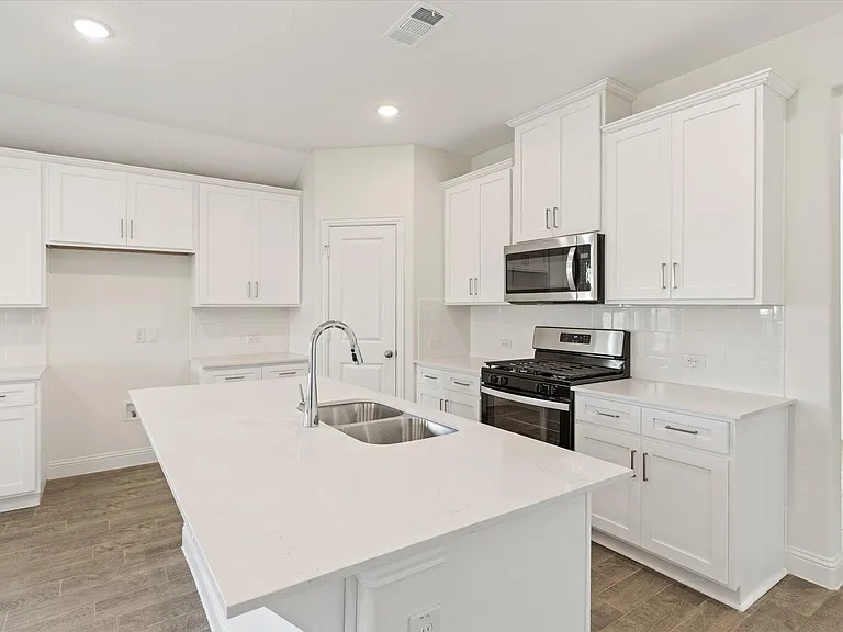 324 Amenduni Ln — Photo 11