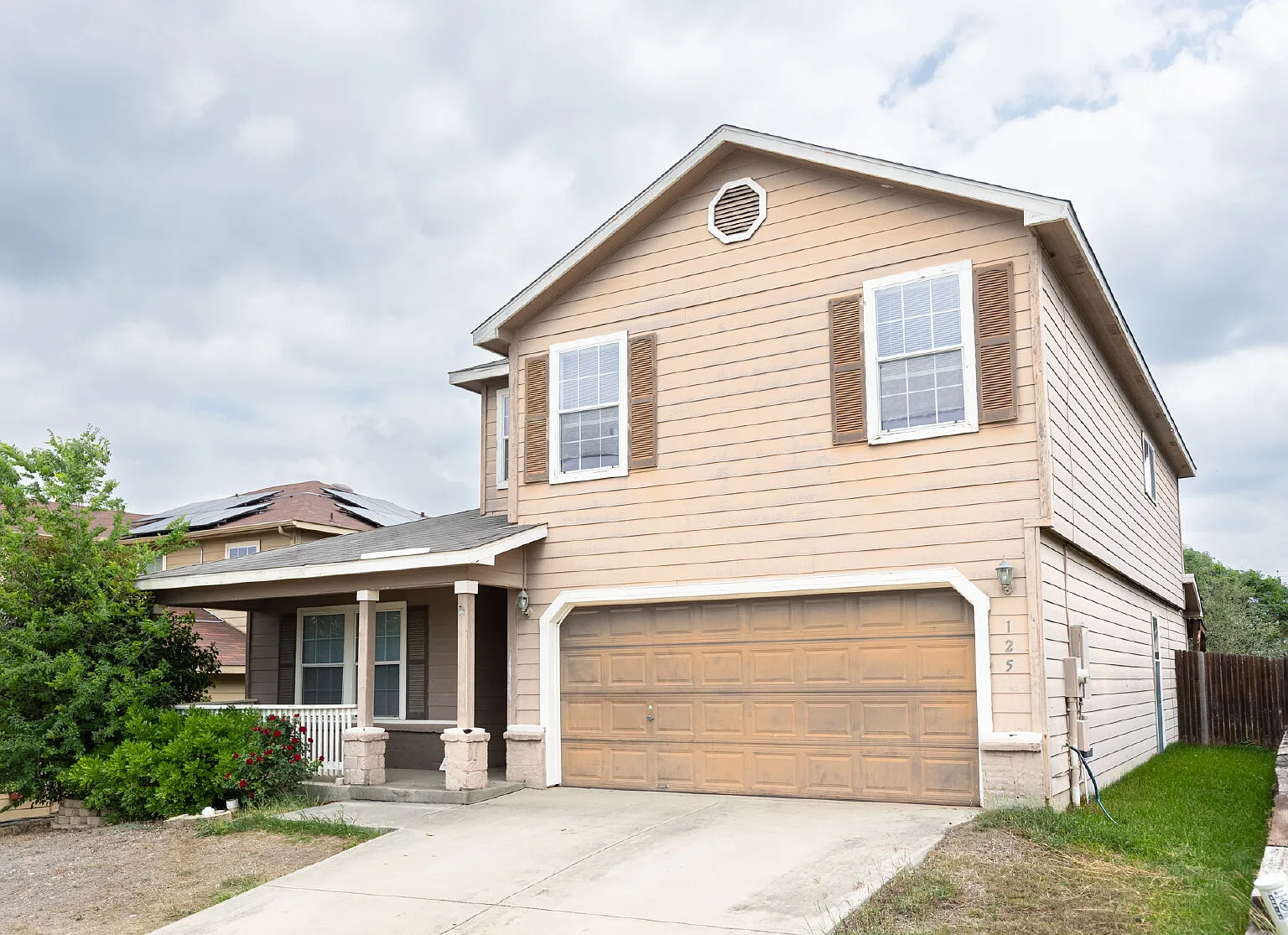 4 bed, 2.5 bath, 2550 sqft, $1,850 — Photo 2