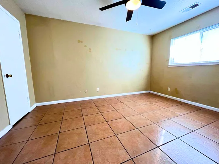 3204 Comanche Rd NE — Photo 5
