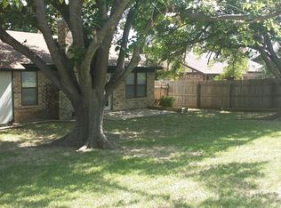 1808 Briar Run, Benbrook, TX 76126