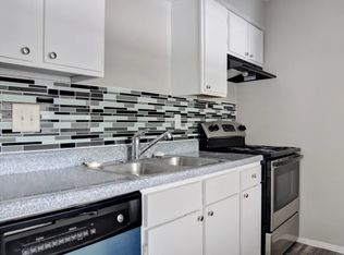Thorn Manor Apartments, Desoto, TX 75115
