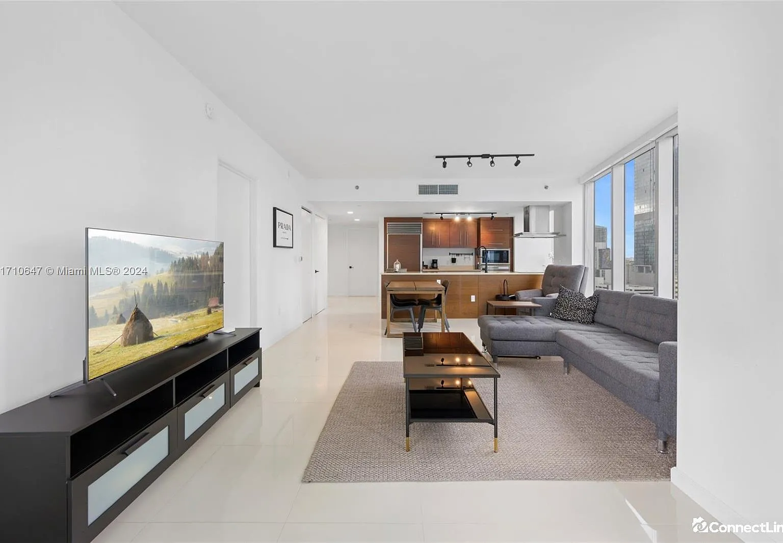 2 bed, 2.0 bath, $5,900 — Photo 4