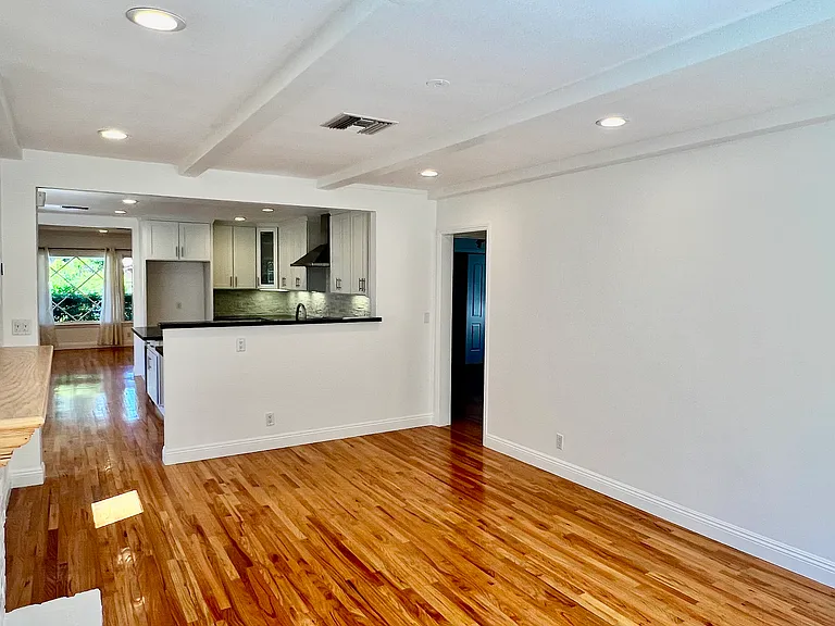 22024 Velicata St — Photo 2