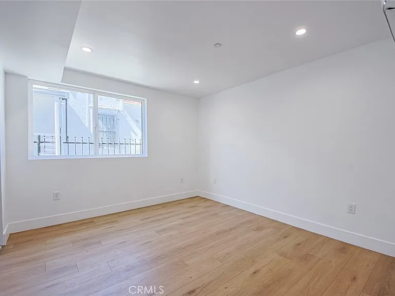 2851 S Victoria Ave #2 — Photo 13