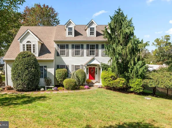 210 Main St, Newtown Square, PA 19073