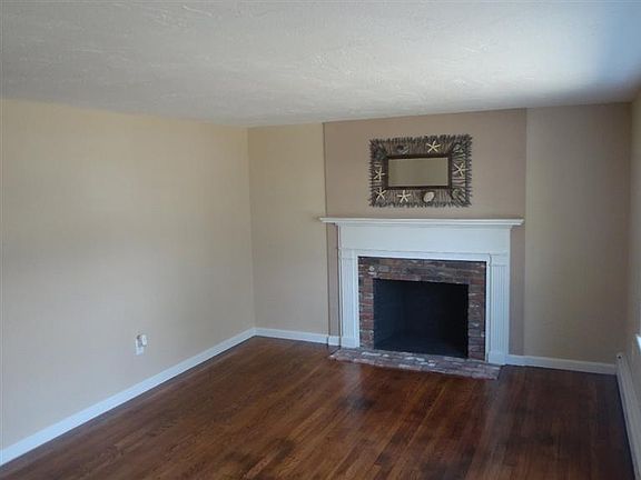 3rd image of 29 Elinor Lane