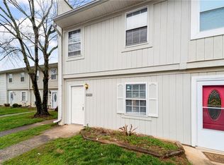 5717 Bramblegate Rd UNIT E, Greensboro, NC 27409